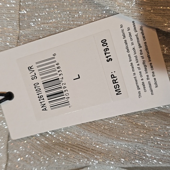 Seven for All Mankind silver metallic v-neck blouse size L with 3 button cuff - Picture 3 of 5